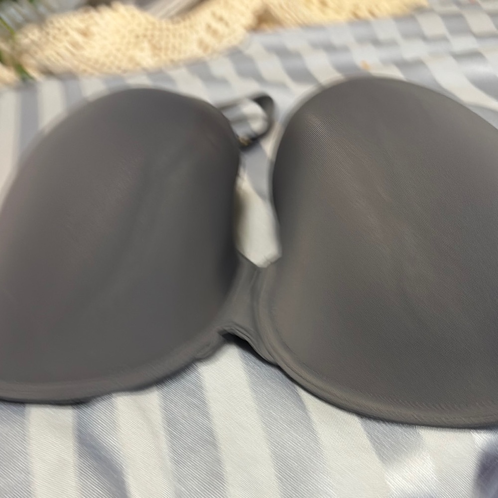LivelyMolded Cup Bra in Charcoal Gray Sz
38DDD
